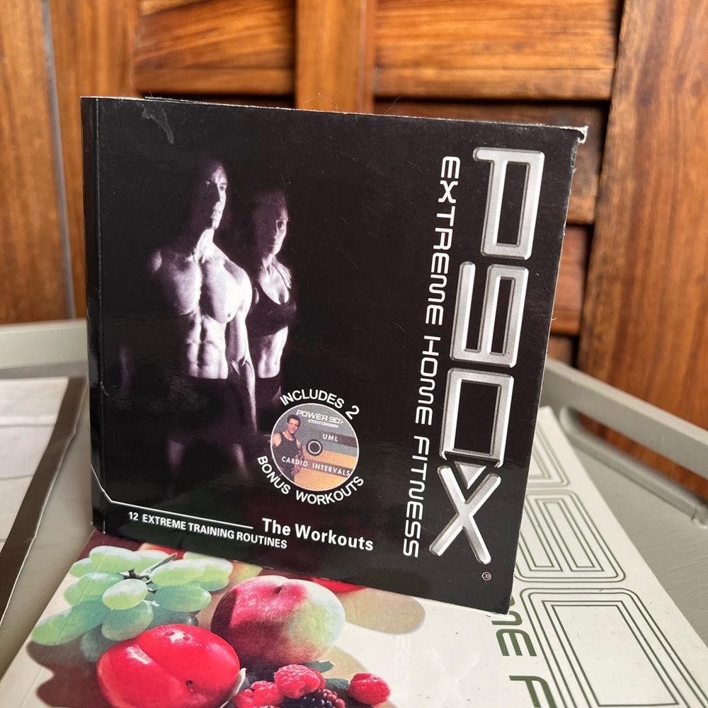 P90X - Beachbody & Tony Horton. Complete set of DVDs & additional guides books.